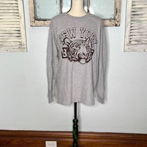 Love Tribe Womens Sweatshirt Tiger Crewneck Heather Grey Size 1X NWT